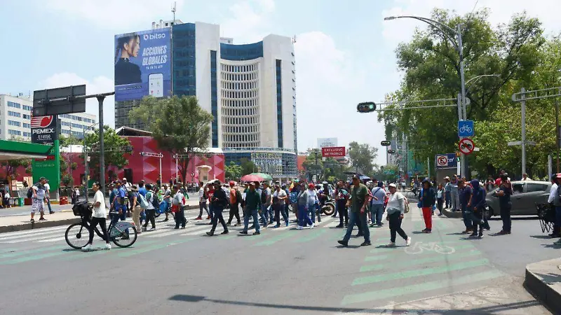 Cierran cruce de Paseo de la Reforma e Insurgentes